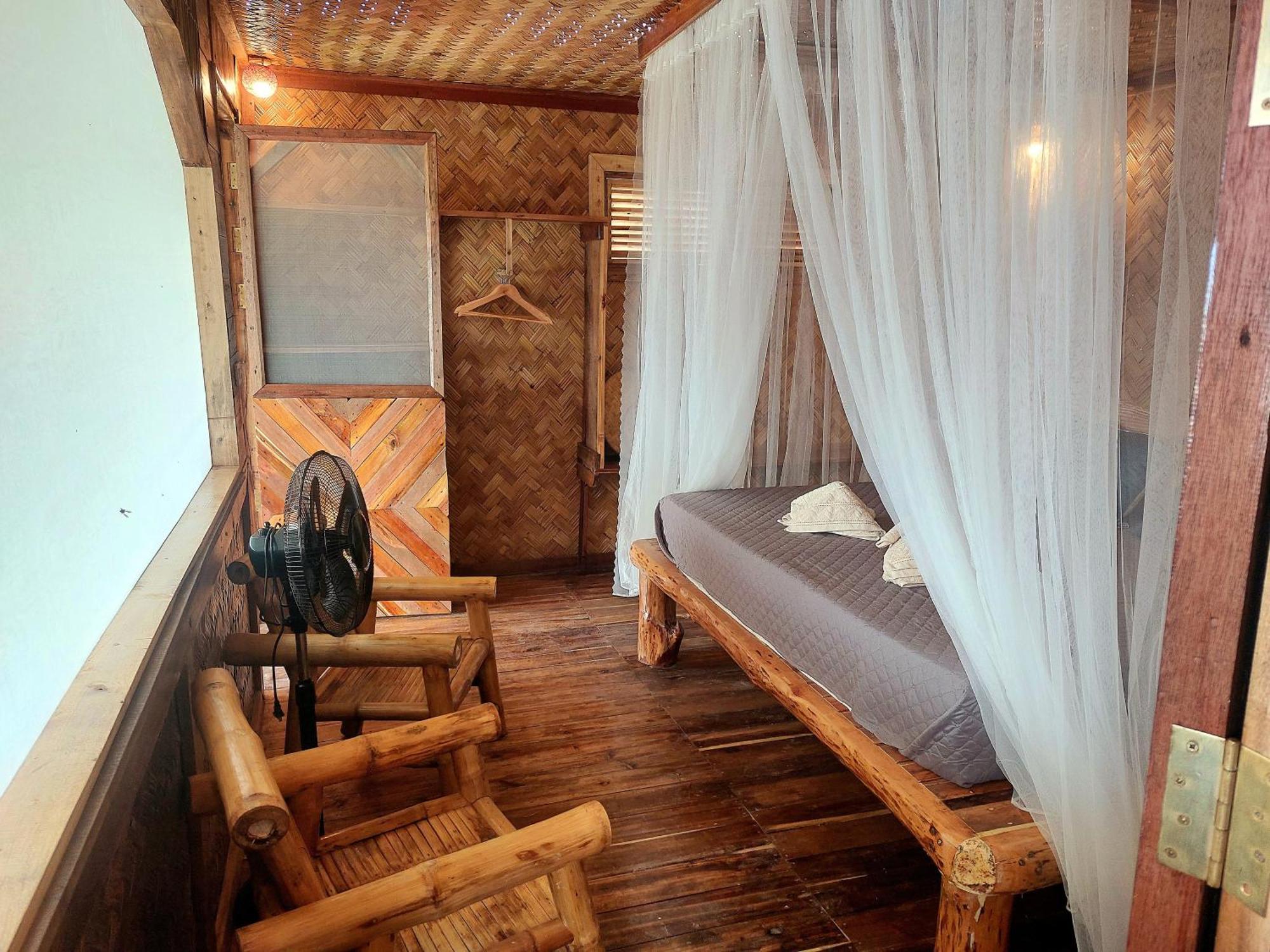 Jungle Bar Honeymoon Suite & Private Pool سان فيسنتي المظهر الخارجي الصورة
