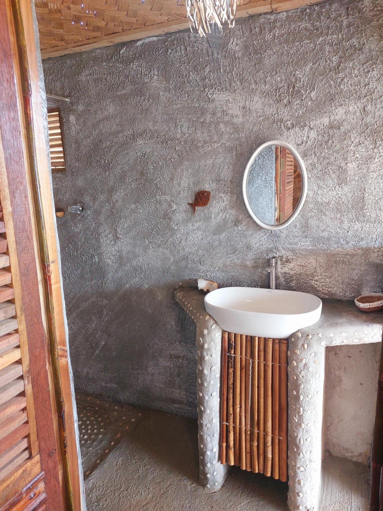 Jungle Bar Honeymoon Suite & Private Pool سان فيسنتي المظهر الخارجي الصورة