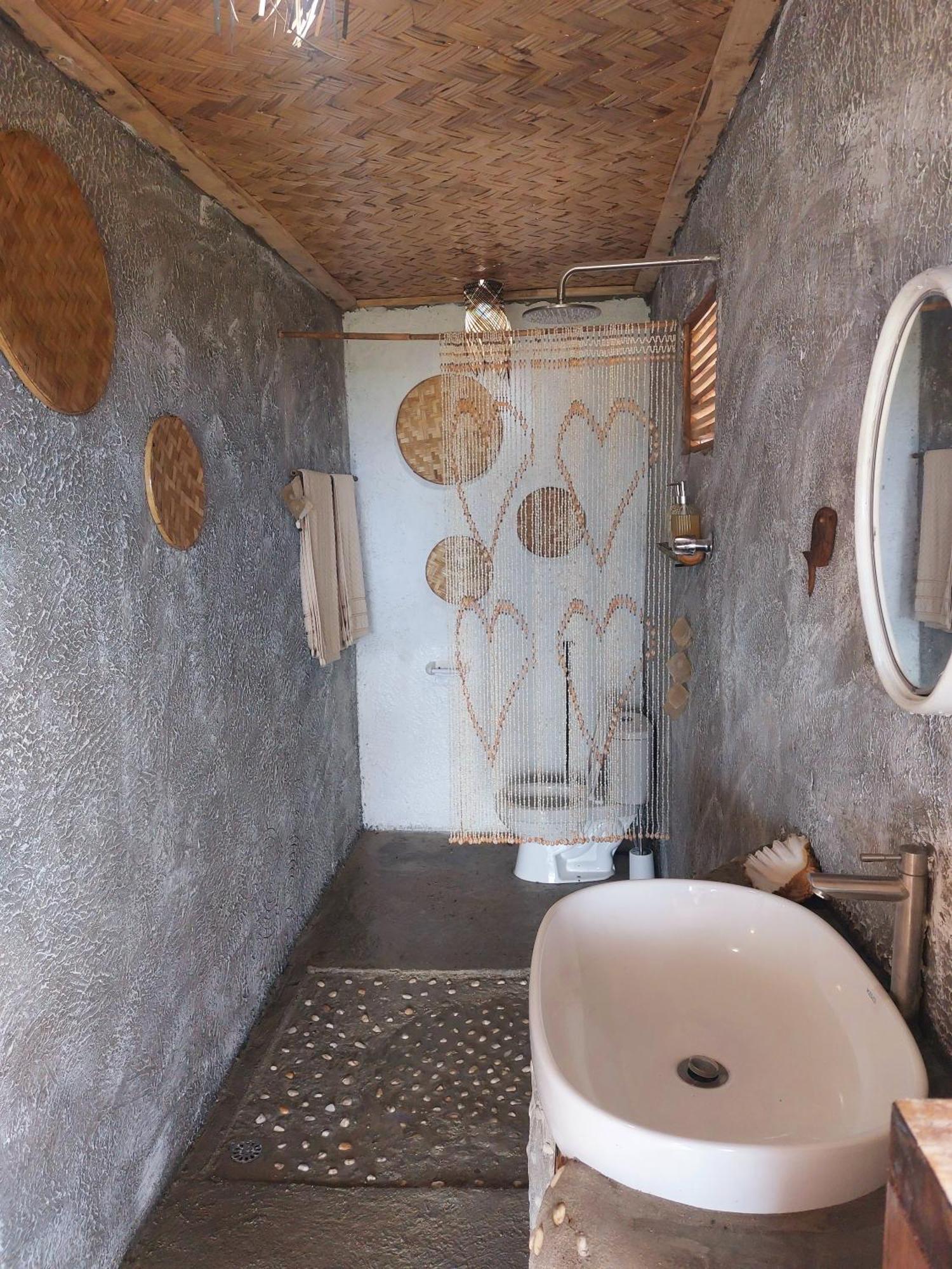 Jungle Bar Honeymoon Suite & Private Pool سان فيسنتي المظهر الخارجي الصورة